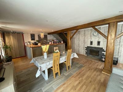 Maison - 202 m² - 5 pièces