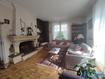 Maison traditionnelle - 195 m² - 10 pièces