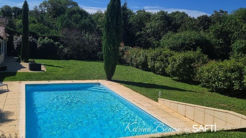 Maison - 171 m² - 7 pièces