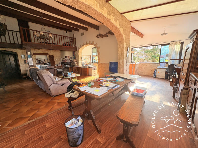 Villa - 573 m² - 6 pièces