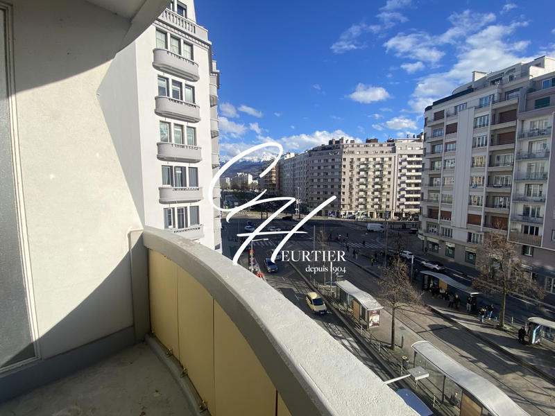 Appartement - 96 m² - 3 pièces