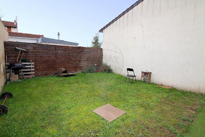 Maison - 142 m² - 9 pièces