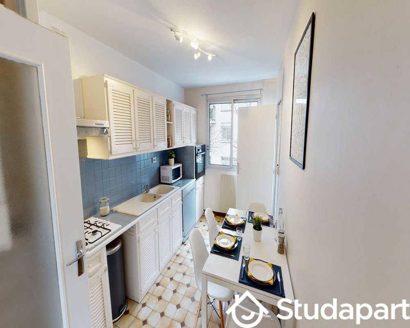 Chambre - 80 m² - 1 pièce