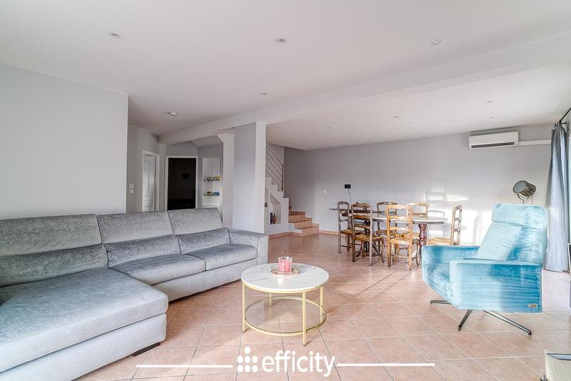 Maison - 118 m² - 5 pièces