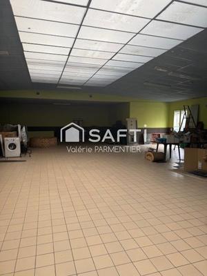 Local commercial - 909 m² - 20 pièces