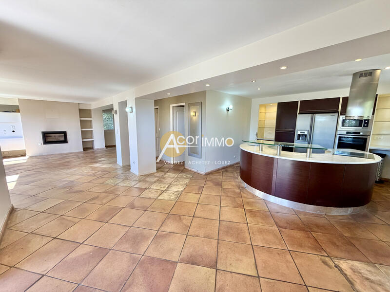 Maison - 173 m² - 7 pièces