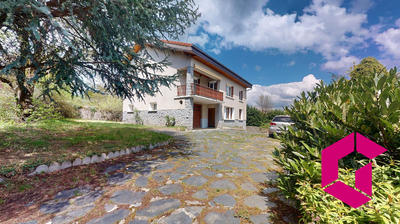 Maison - 192 m² - 7 pièces