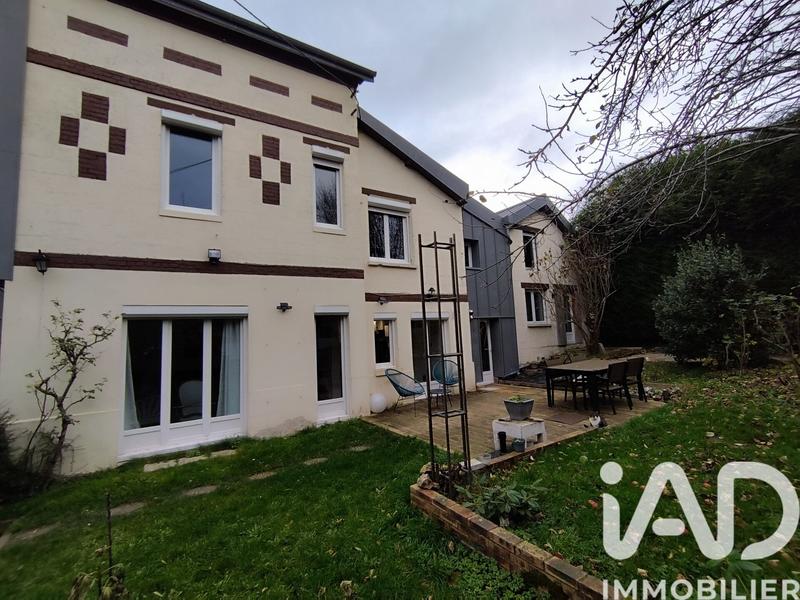 Maison - 99 m² - 5 pièces