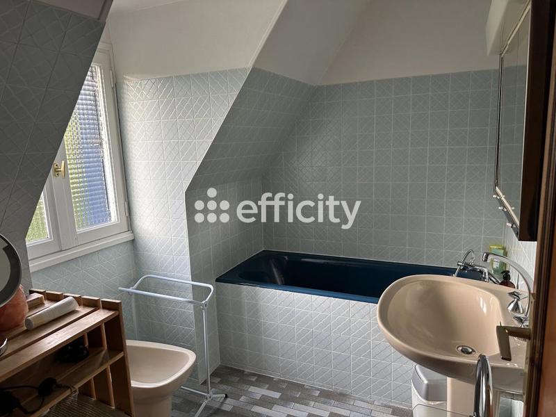 Maison - 200 m² - 7 pièces