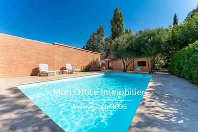 Mas - 210 m² - 10 pièces