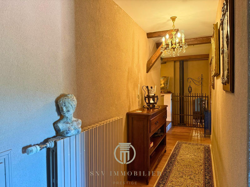 Propriété - 236 m² - 7 pièces