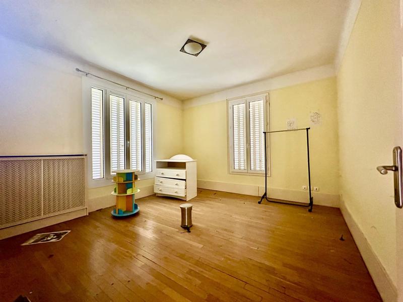 Maison - 201 m² - 6 pièces