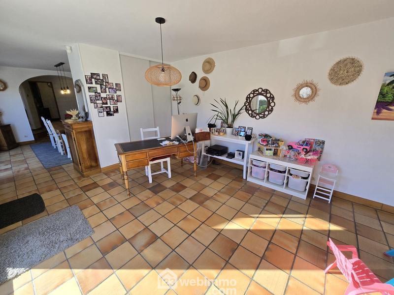 Maison - 220 m² - 5 pièces