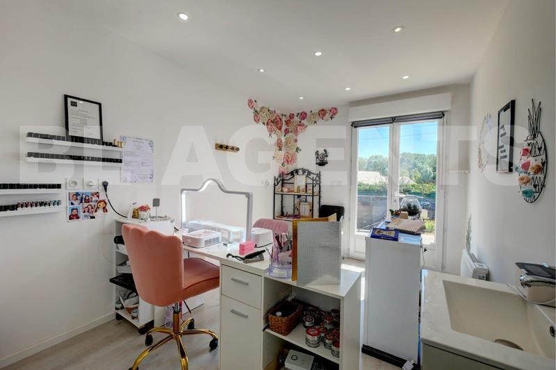 Maison traditionnelle - 117 m² - 7 pièces