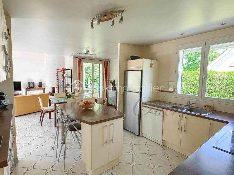 Maison - 227 m² - 9 pièces