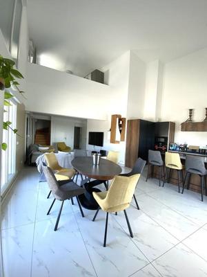 Appartement - 106 m² - 4 pièces