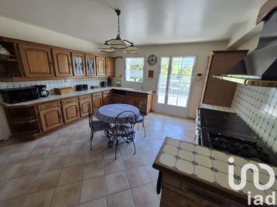 Maison - 210 m² - 8 pièces