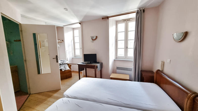 Maison - 324 m² - 12 pièces