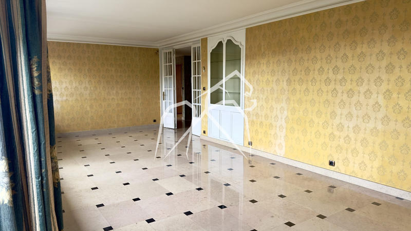 Appartement - 111 m² - 5 pièces