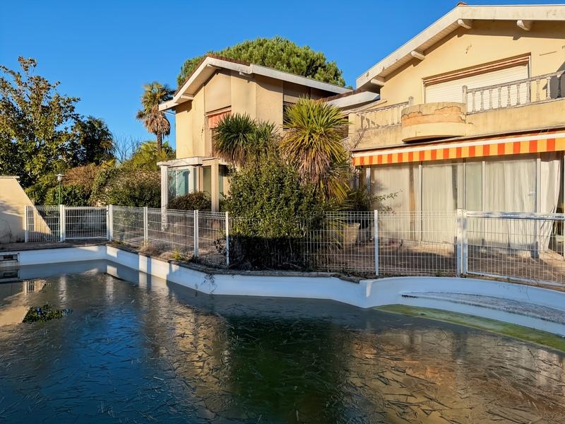 Maison - 263 m² - 6 pièces