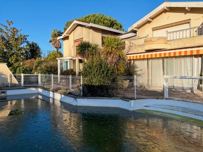 Maison - 263 m² - 6 pièces