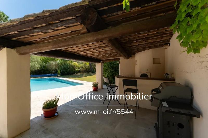 Villa - 310 m² - 5 pièces