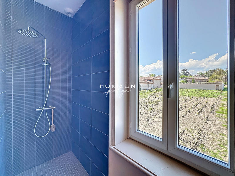 Maison - 255 m² - 6 pièces