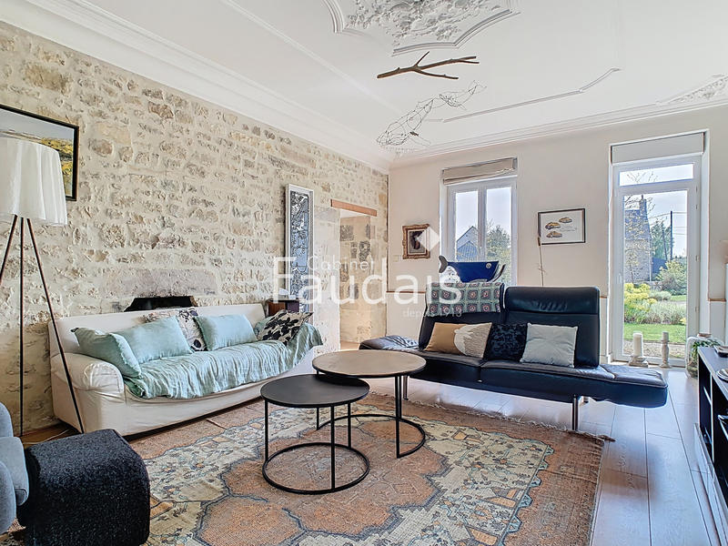 Maison - 415 m² - 16 pièces