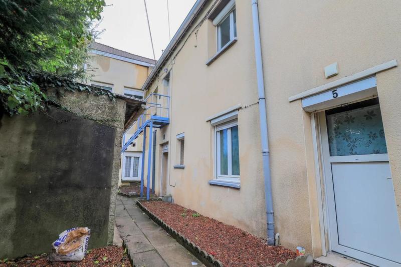 Maison - 200 m² - 15 pièces