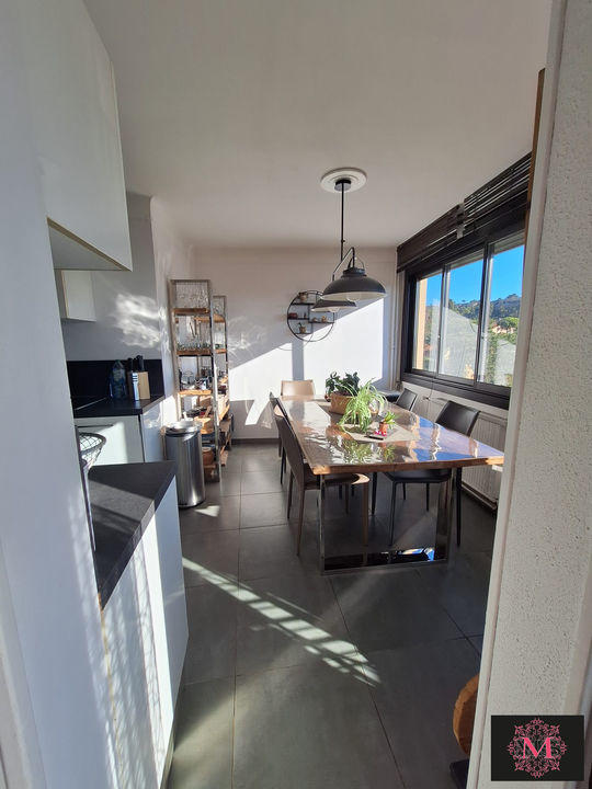 Appartement - 75 m² - 3 pièces