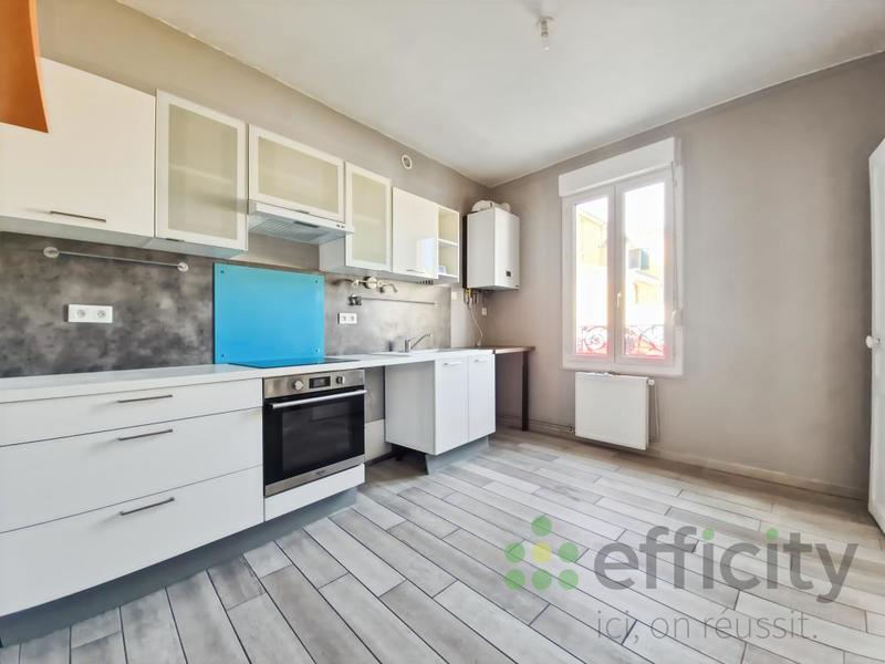 Maison - 110 m² - 6 pièces