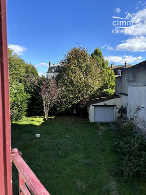 Maison traditionnelle - 107 m² - 7 pièces