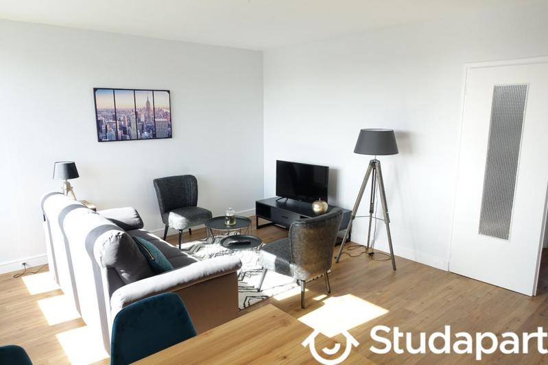 Chambre - 11 m² - 1 pièce