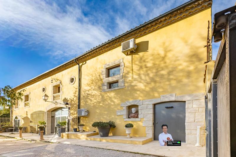 Mas - 303 m² - 9 pièces