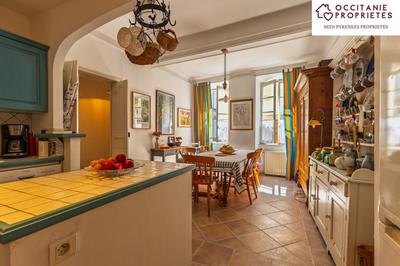 Maison de village - 256 m² - 10 pièces