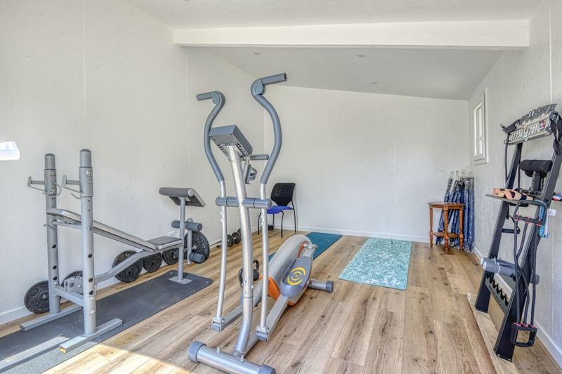 Maison - 240 m² - 7 pièces