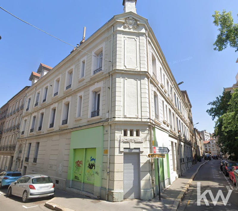 Local commercial - 118 m² - 4 pièces