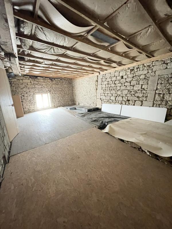 Maison en pierre - 100 m² - 3 pièces