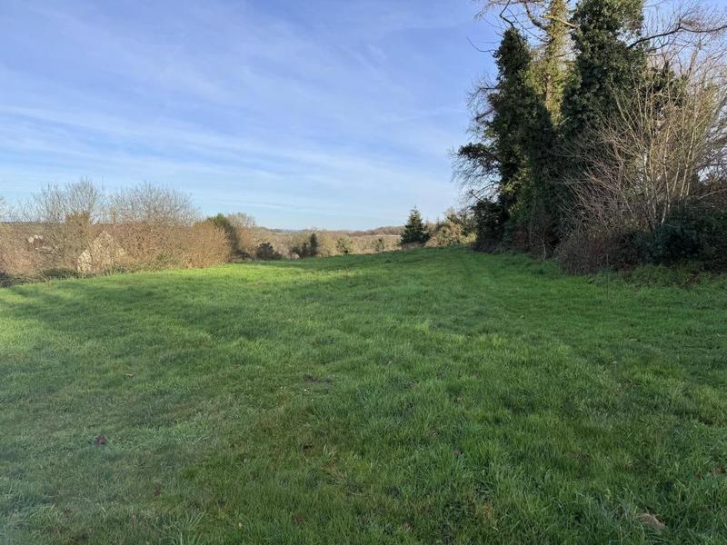 Terrain constructible - 2 800 m²