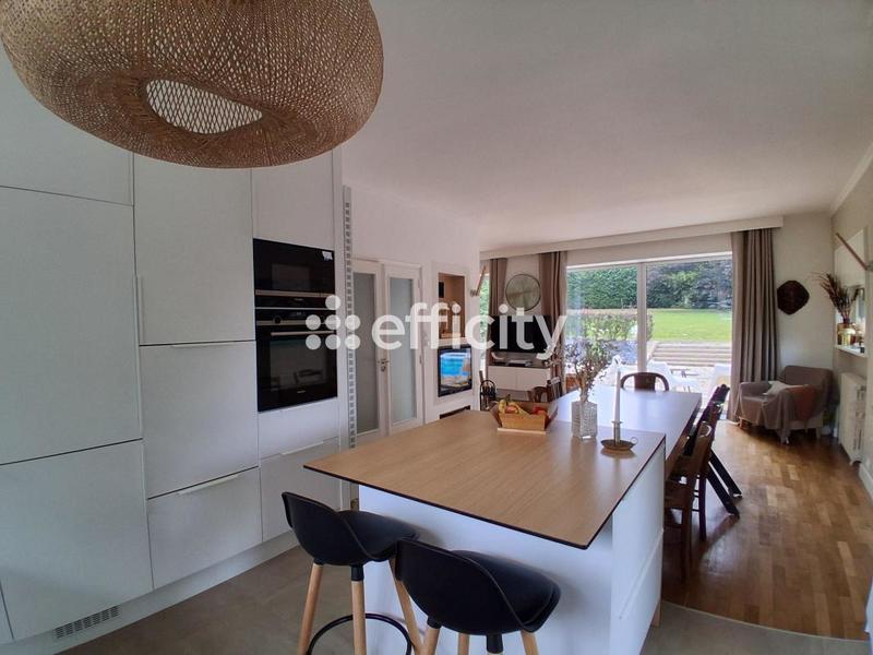 Maison - 208 m² - 10 pièces