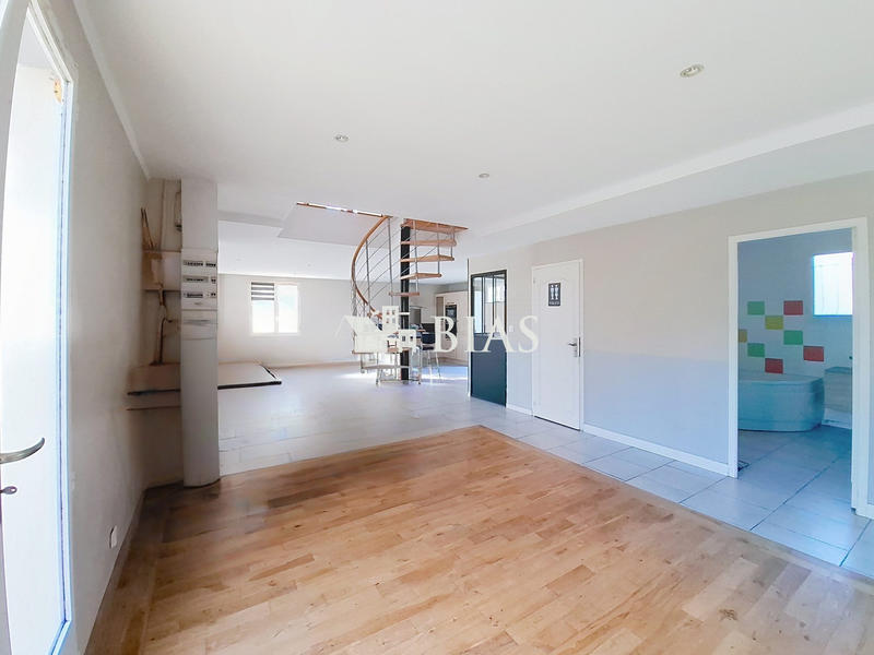 Maison contemporaine - 195 m² - 8 pièces