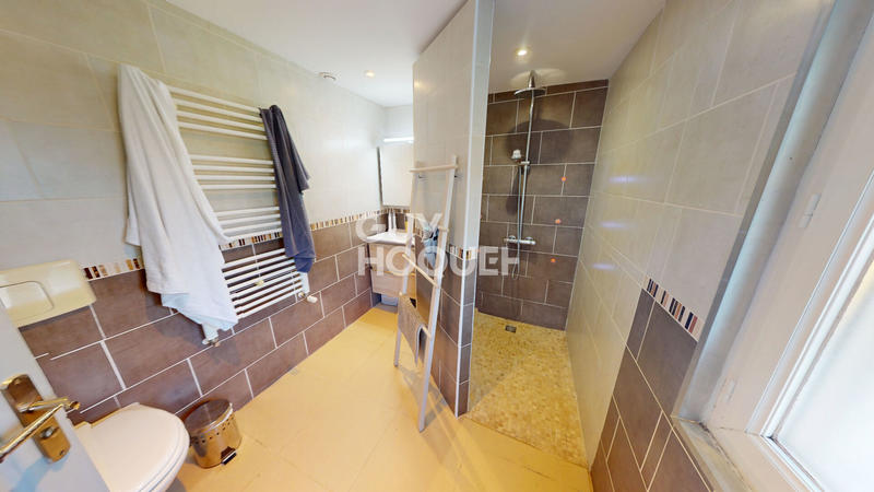 Maison - 104 m² - 5 pièces