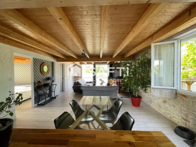 Maison - 182 m² - 7 pièces