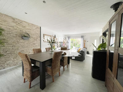 Maison - 104 m² - 5 pièces