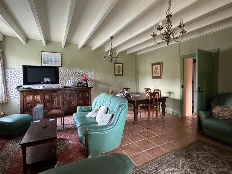 Maison - 280 m² - 7 pièces