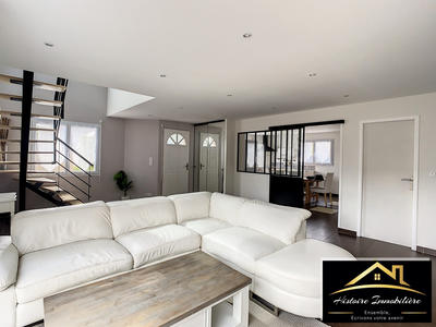 Maison contemporaine - 151 m² - 7 pièces