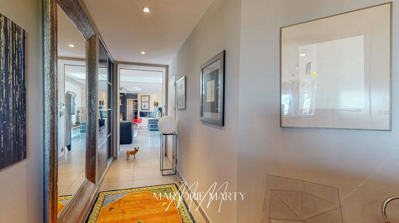 Demeure - 211 m² - 7 pièces