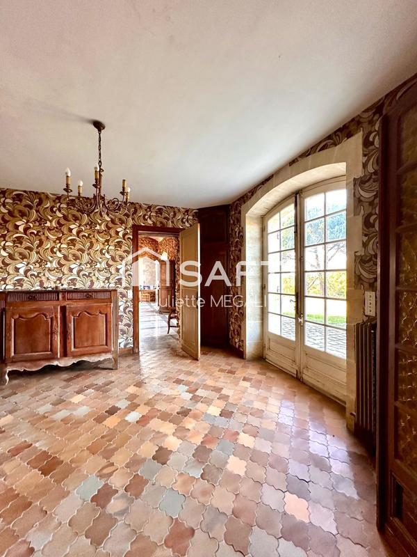 Maison - 430 m² - 12 pièces