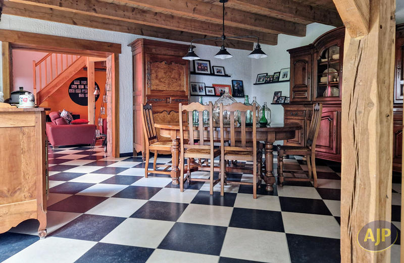 Maison - 182 m² - 6 pièces