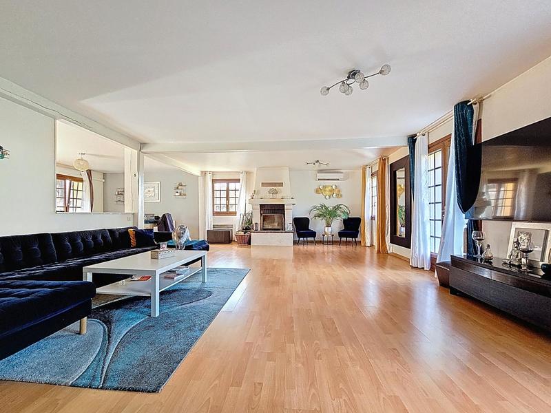 Maison - 165 m² - 6 pièces